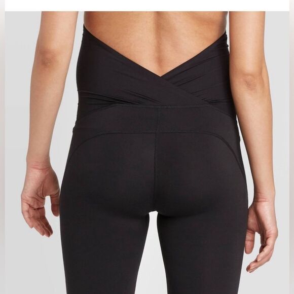 Isabel maternity women’s cross over panel active capri pant large NWT BLACK - Picture 3 of 14